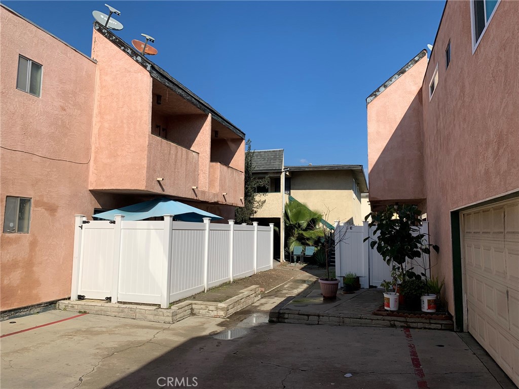 11827 Ferris Road I Property Photo 1