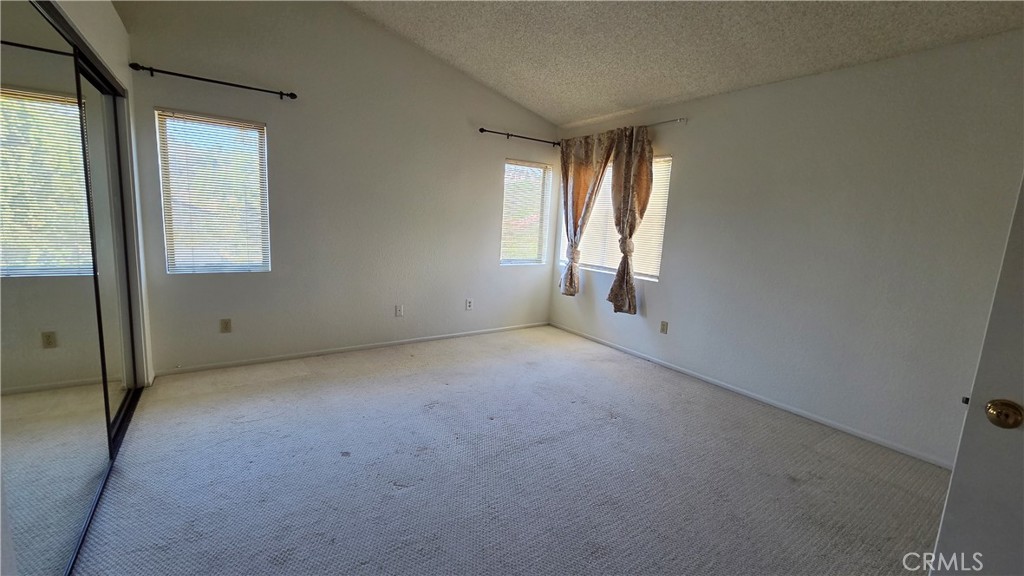 1127 Hedgewood Place Property Photo 6