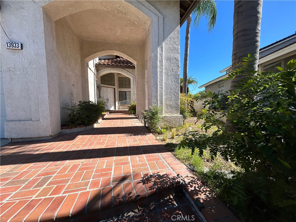 13933 Falcon Ridge Property Photo 4
