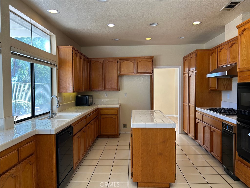13933 Falcon Ridge Property Photo 14