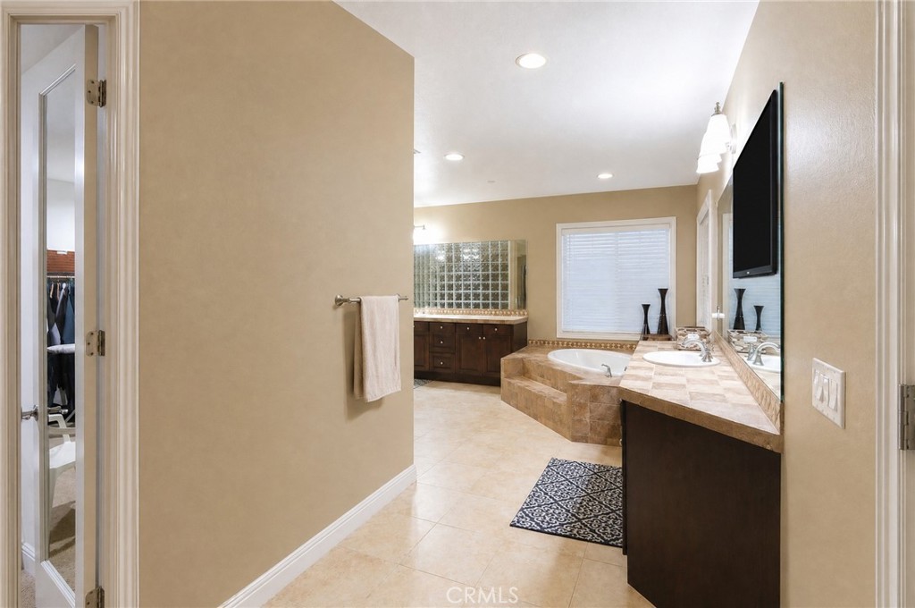 1115 Maravilla Property Photo 26