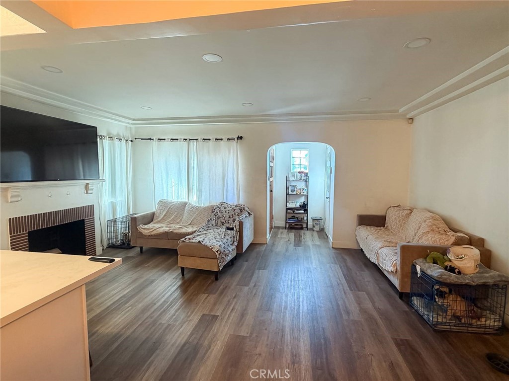 4027 Santa Ana Property Photo 3