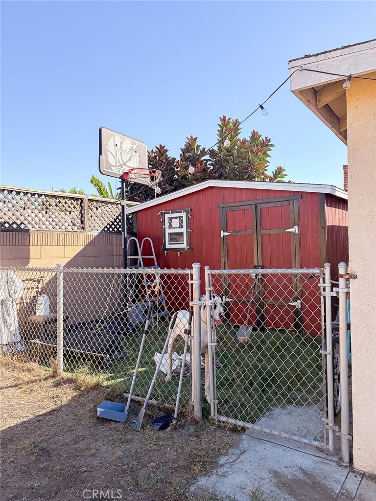 4027 Santa Ana Property Photo 13