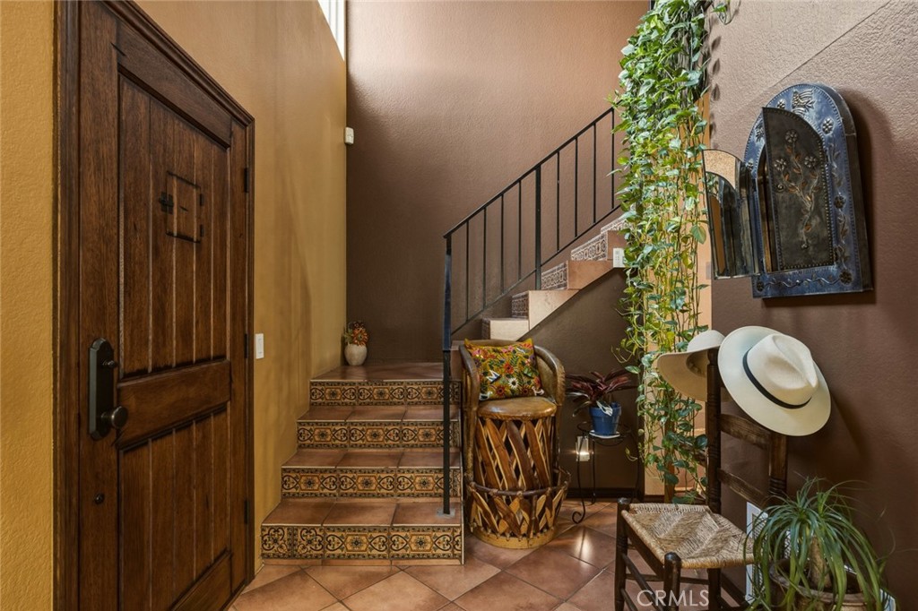 9728 Woodleaf Property Photo 6
