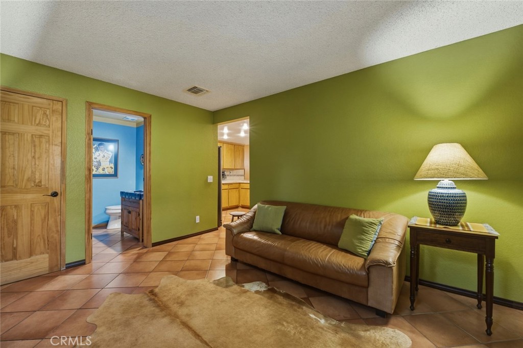 9728 Woodleaf Property Photo 12
