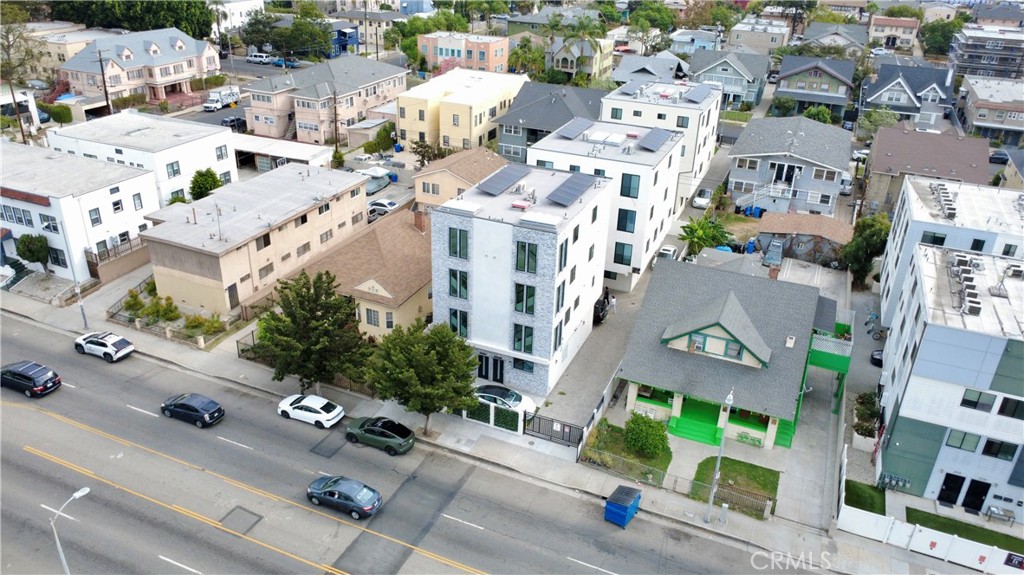 3020 S Normandie Avenue Property Photo 6