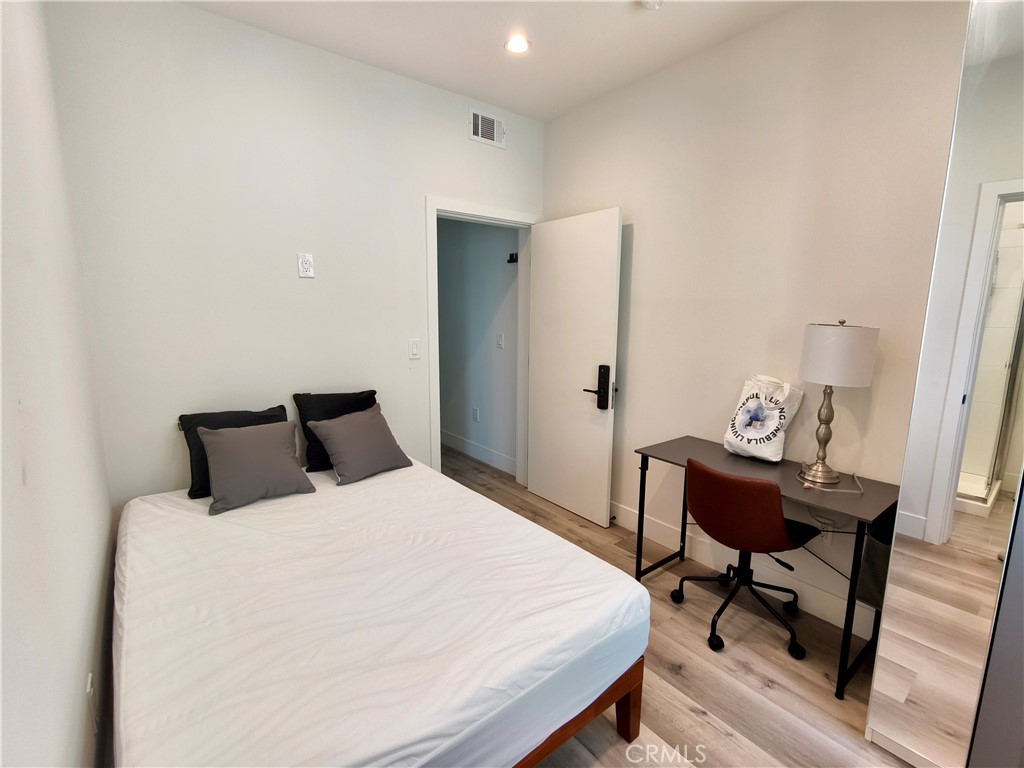 3020 S Normandie Avenue Property Photo 26
