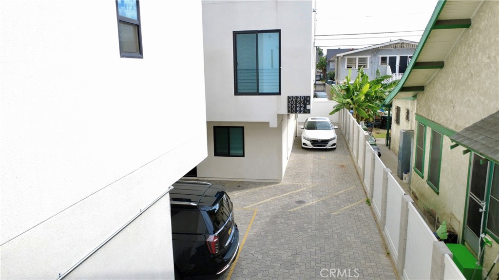 3020 S Normandie Avenue Property Photo 32