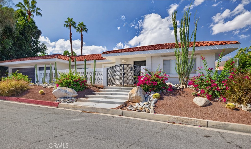 47215 Heliotrope Property Photo 2