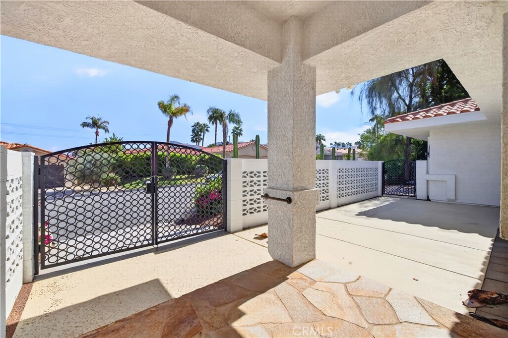47215 Heliotrope Property Photo 4
