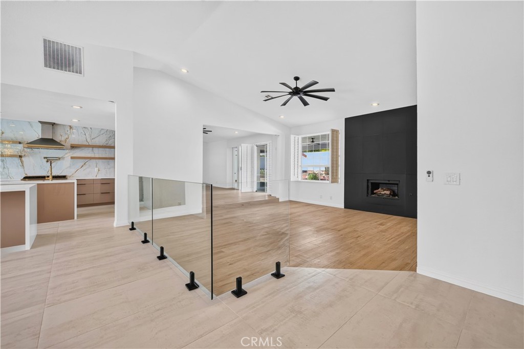 47215 Heliotrope Property Photo 10