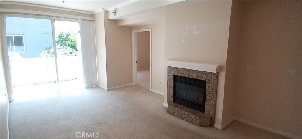 160 S Hudson Property Photo 3