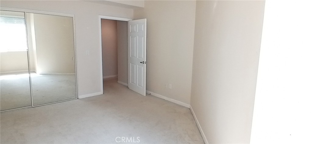 160 S Hudson Property Photo 9