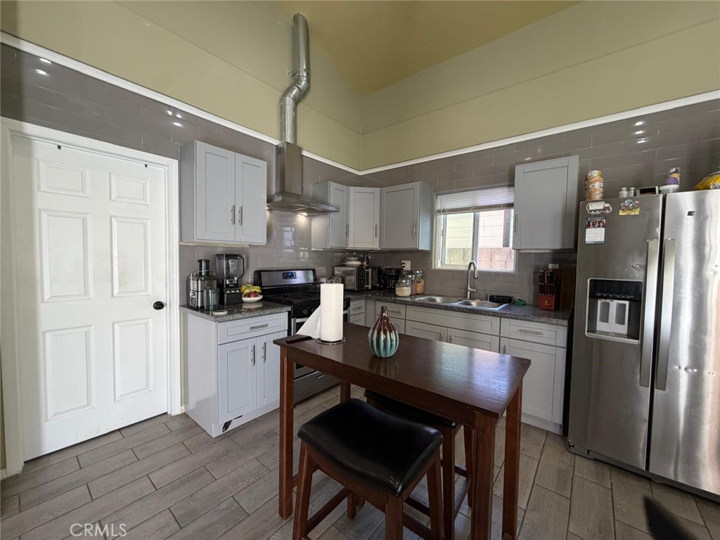 312 N Pasadena Property Photo 13