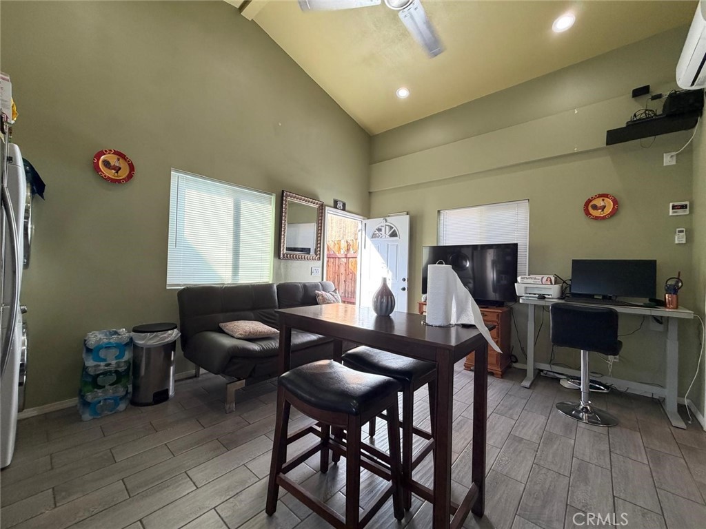 312 N Pasadena Property Photo 14