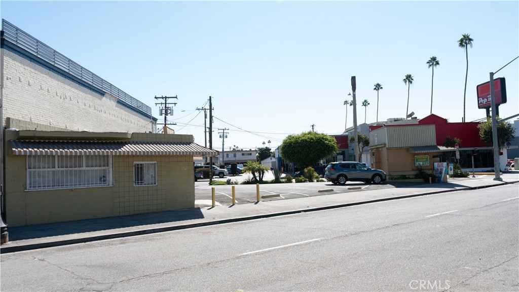 472 S Market Street Property Photo 4