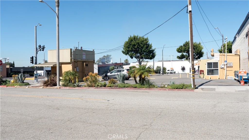 472 S Market Street Property Photo 6