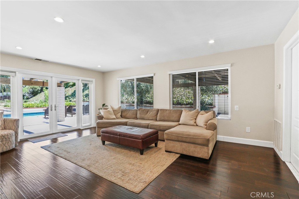 16500 Abascal Property Photo 11