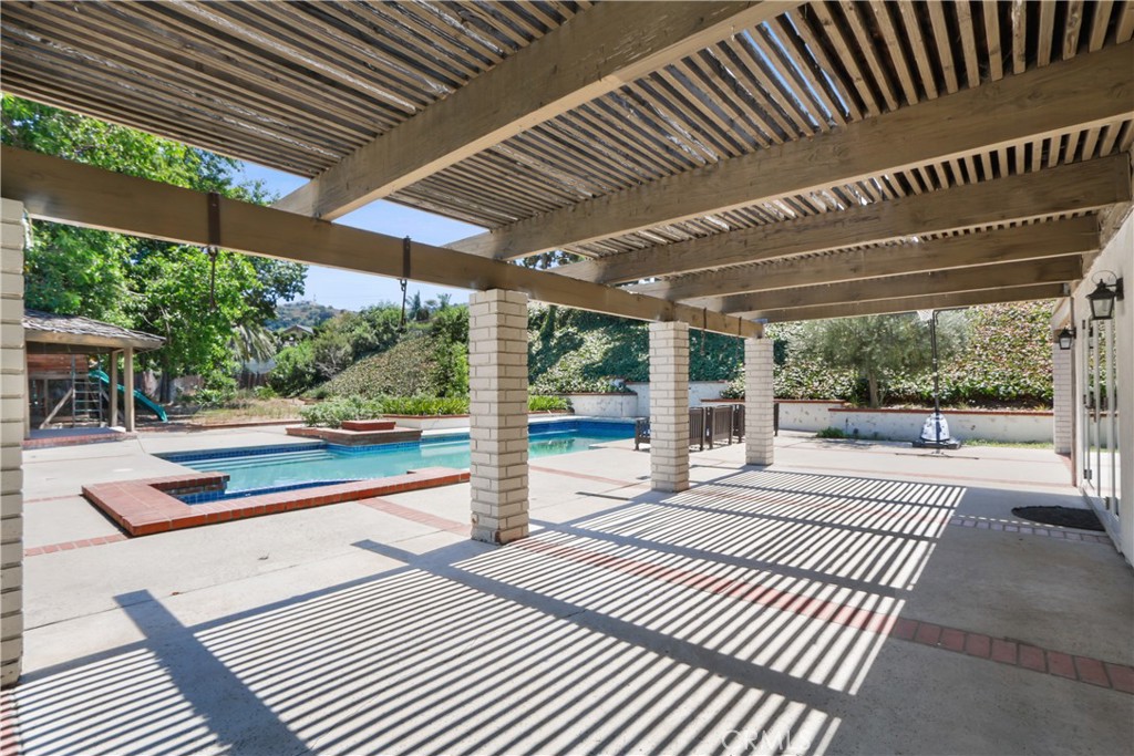16500 Abascal Property Photo 20