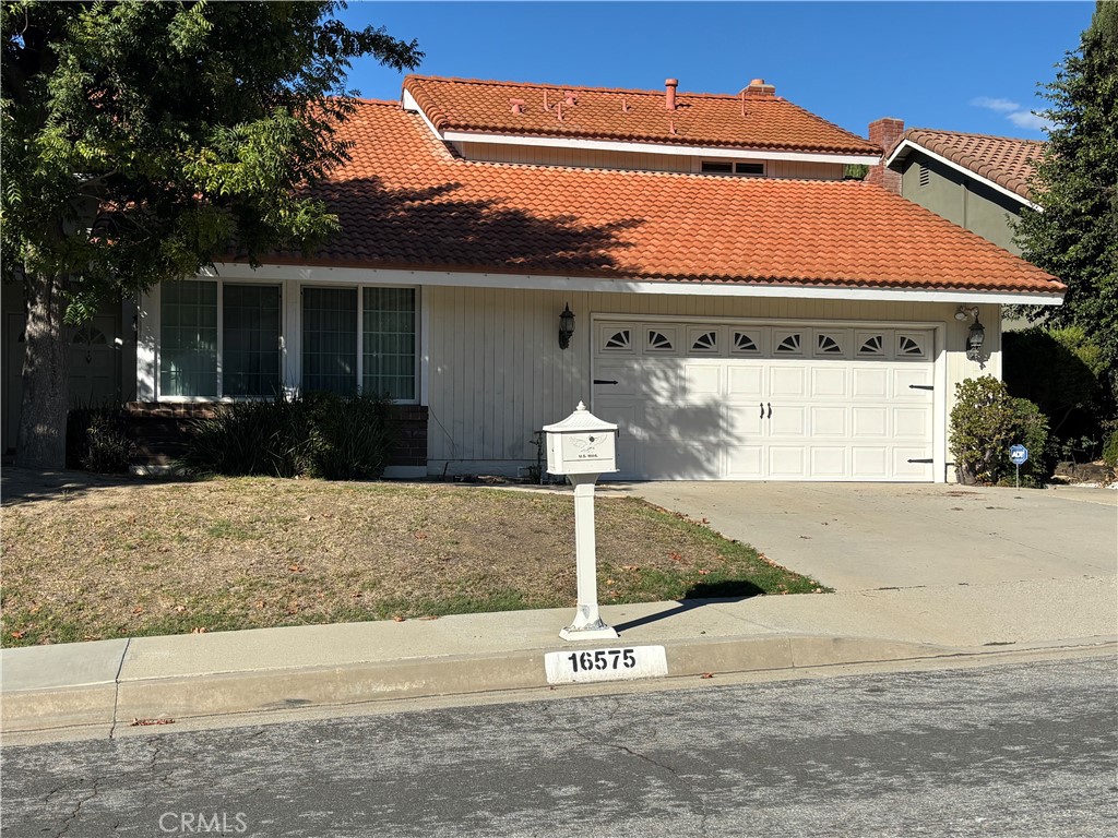 16575 Echo Hill Way Property Photo 2