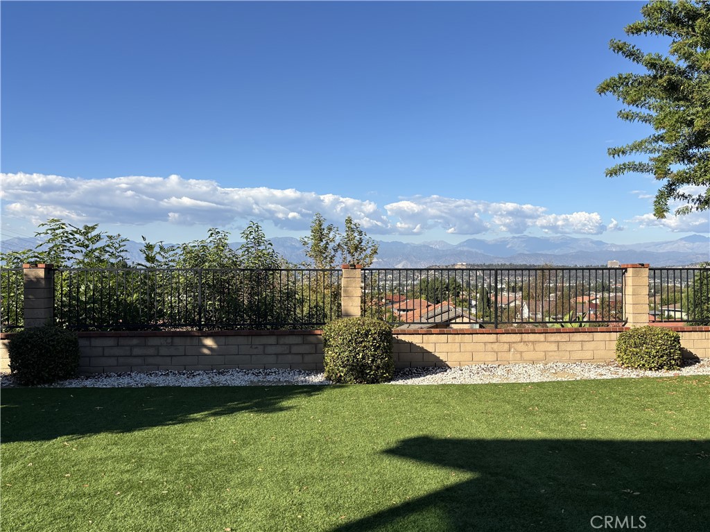 16575 Echo Hill Way Property Photo 3