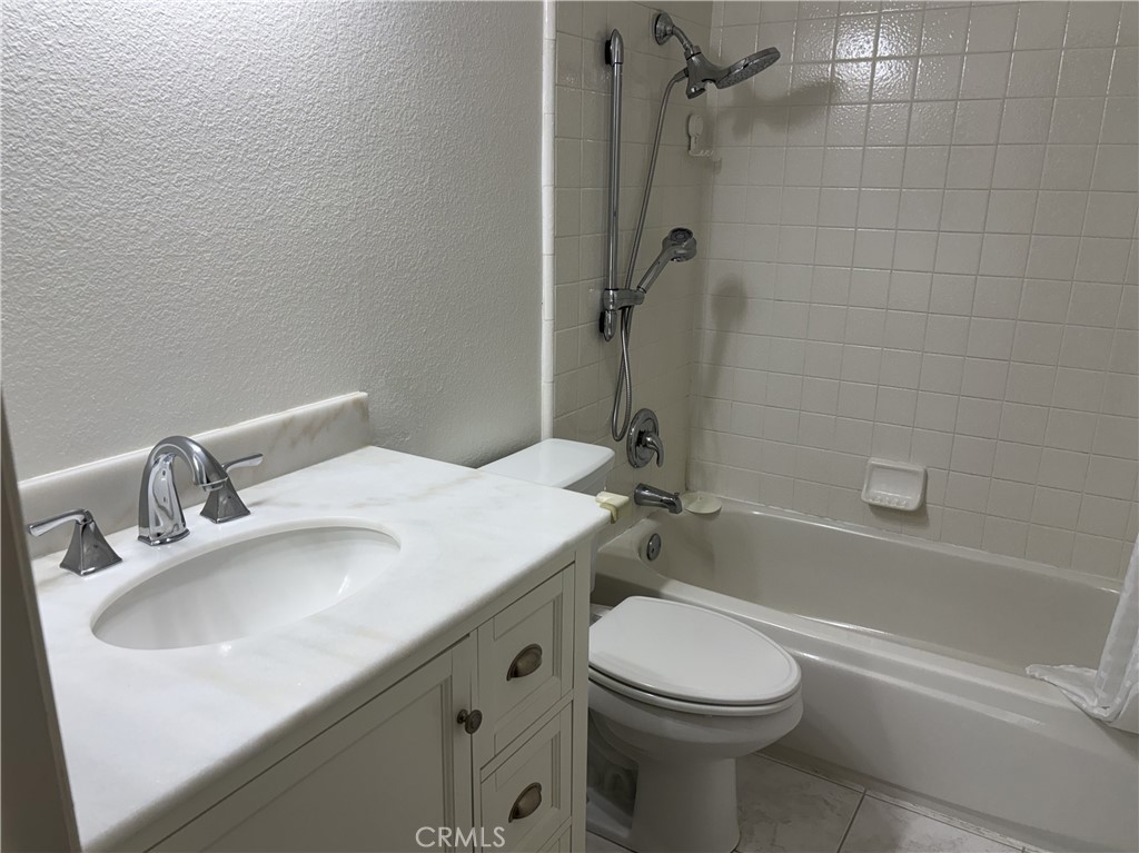 16575 Echo Hill Way Property Photo 13
