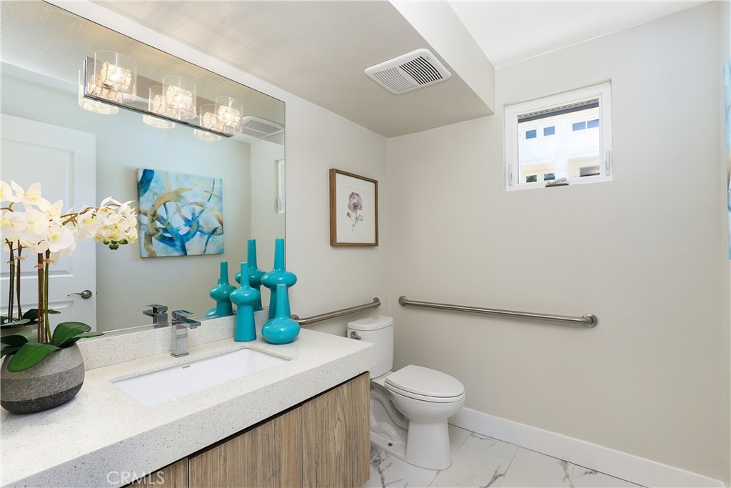 27 Turnberry Lane Property Photo 4