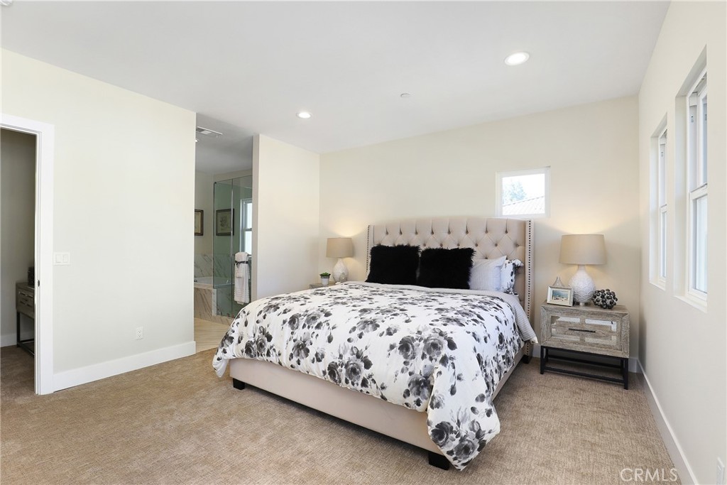 27 Turnberry Lane Property Photo 26