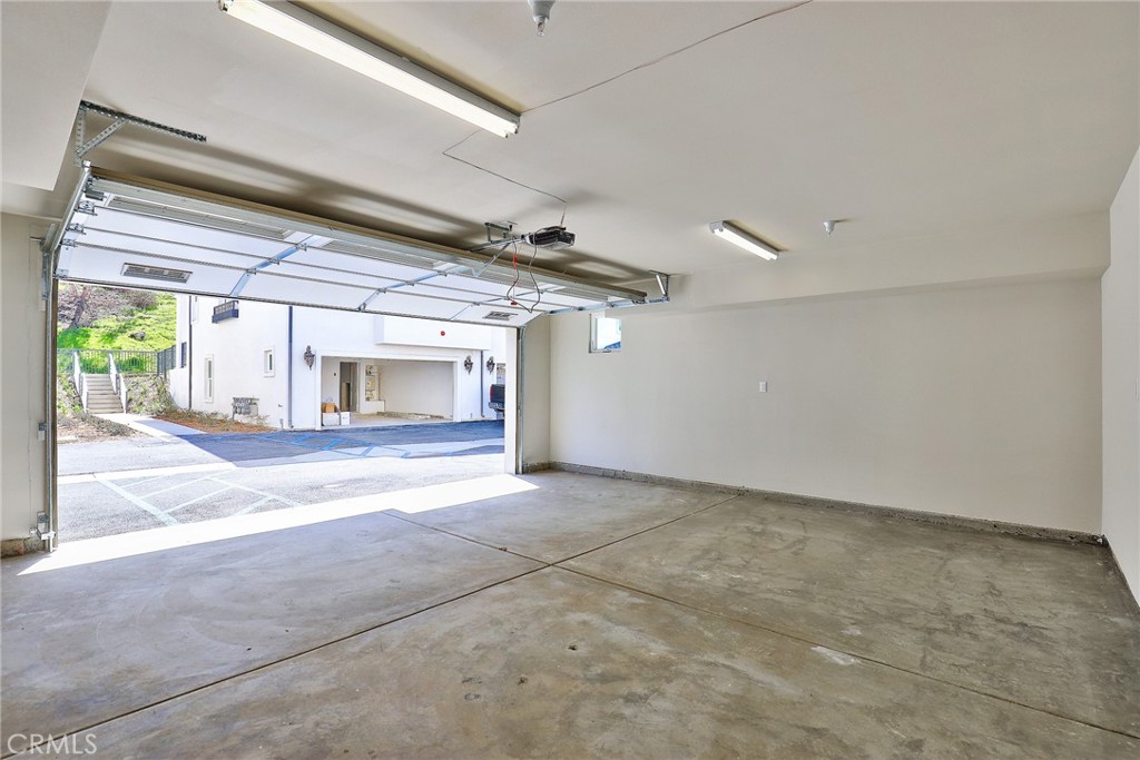 27 Turnberry Lane Property Photo 58