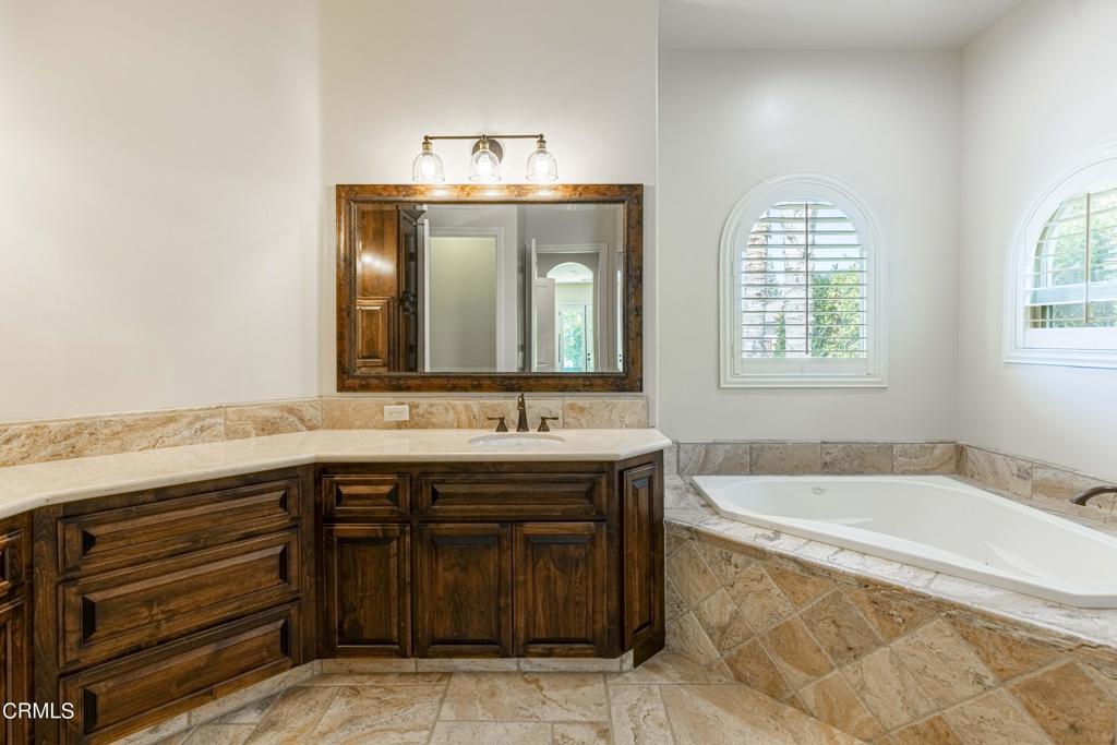 2416 Edingal Drive Property Photo 24