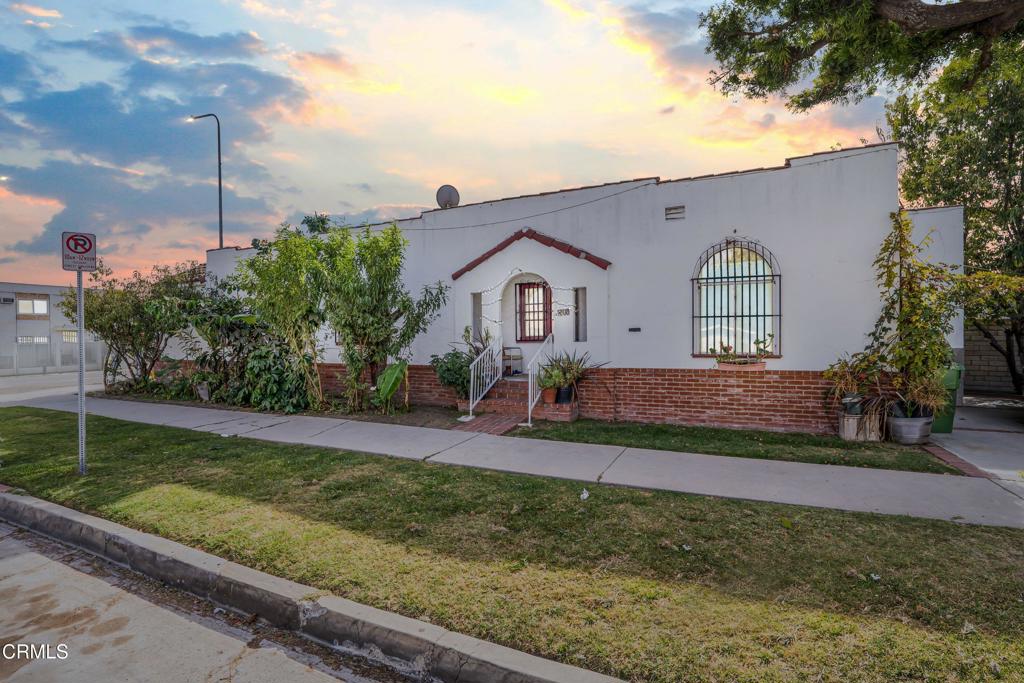 2701 S La Brea Avenue Property Photo 1