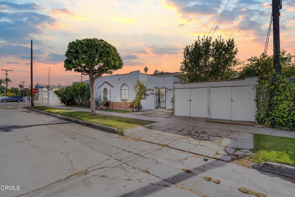 2701 S La Brea Avenue Property Photo 2