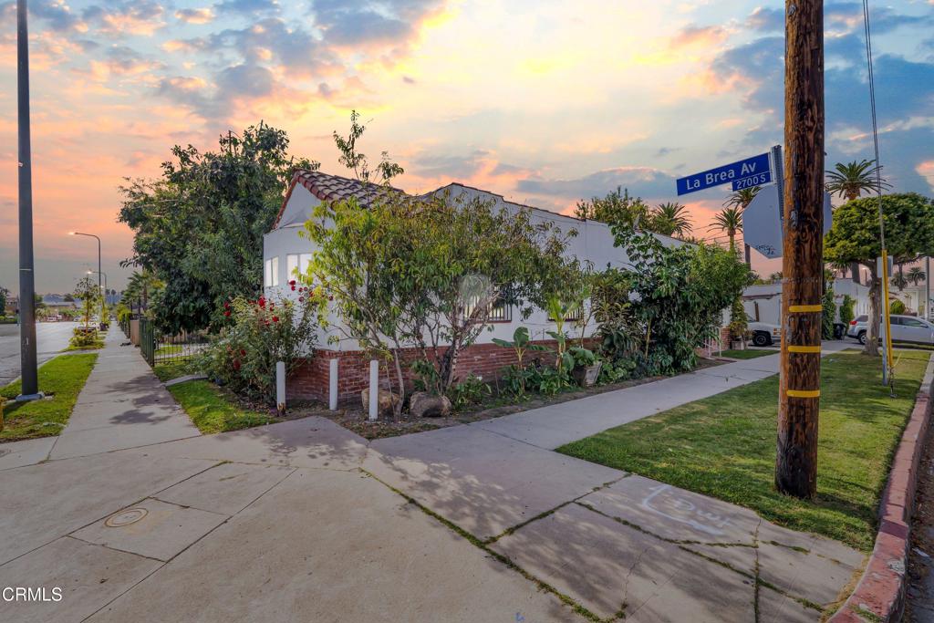 2701 S La Brea Avenue Property Photo 4
