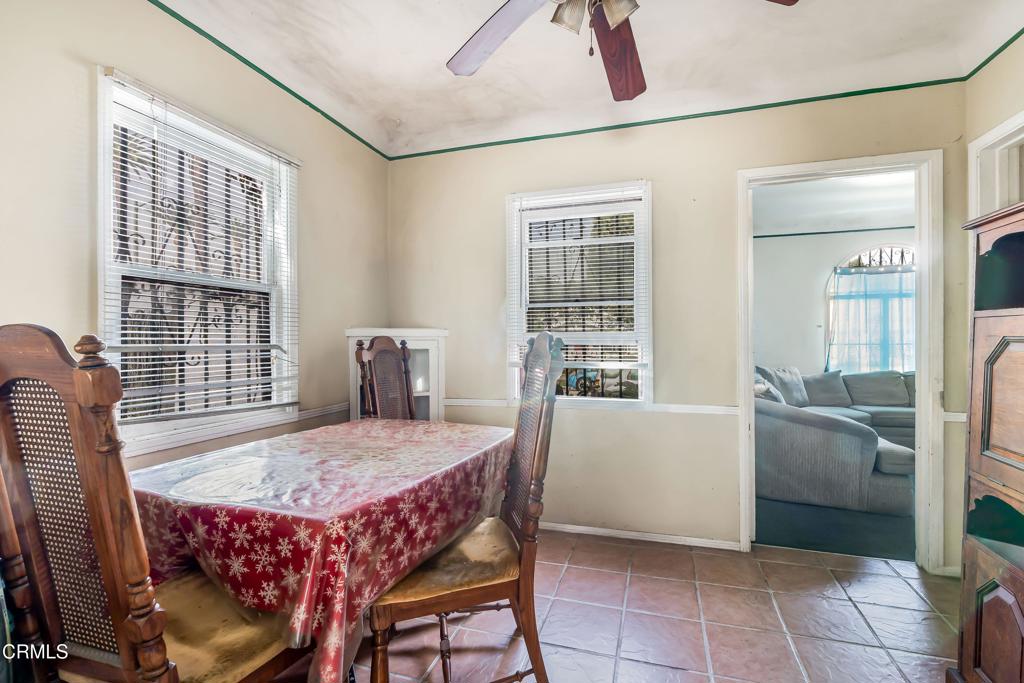 2701 S La Brea Avenue Property Photo 9