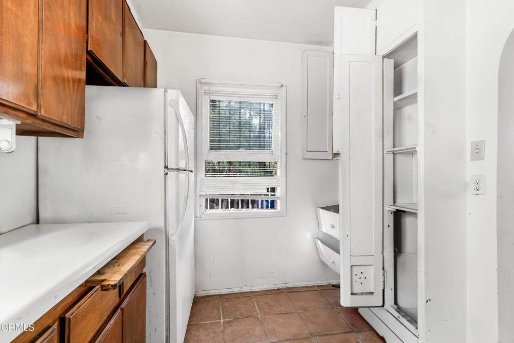 2701 S La Brea Avenue Property Photo 12