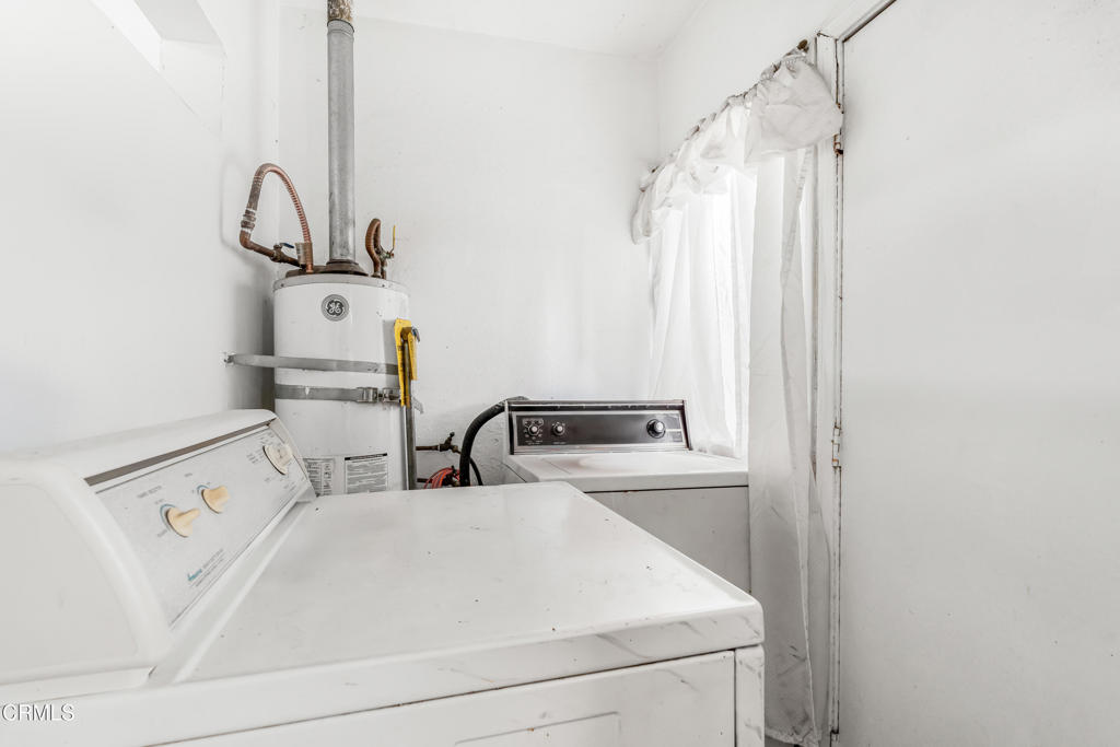 2701 S La Brea Avenue Property Photo 13