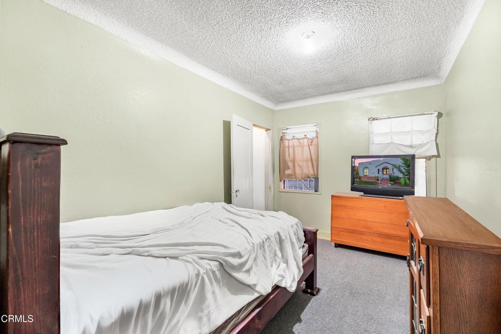 2701 S La Brea Avenue Property Photo 15