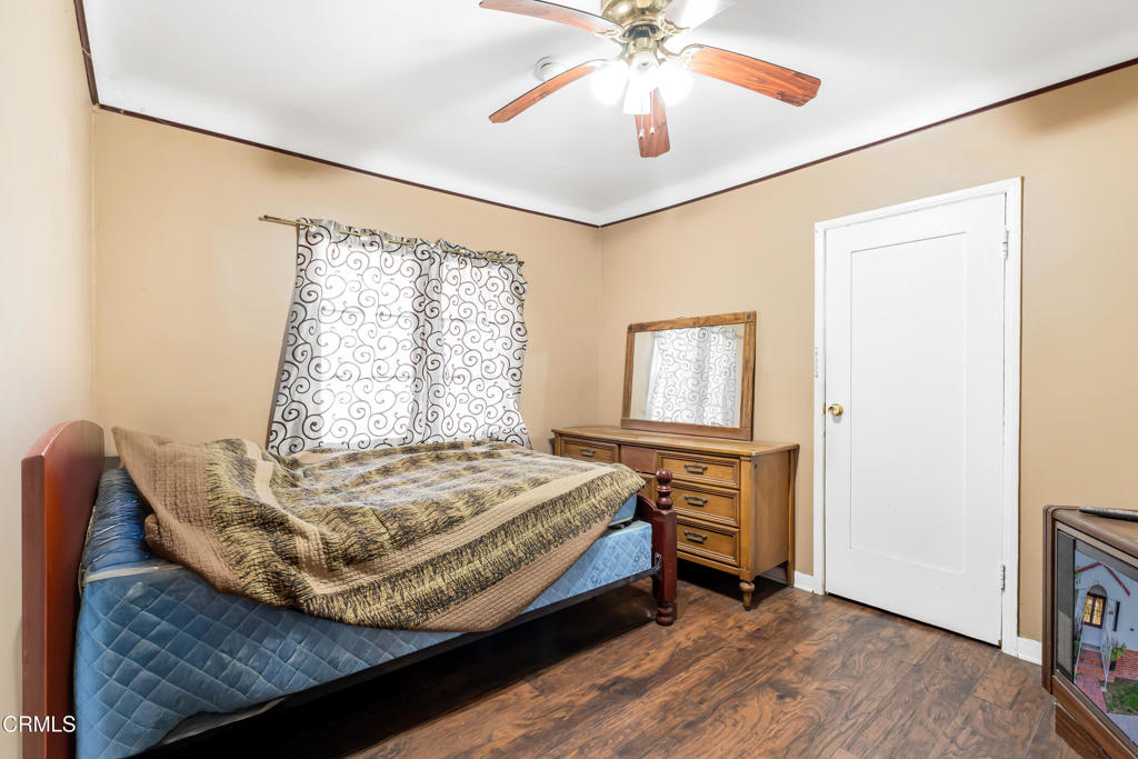 2701 S La Brea Avenue Property Photo 17