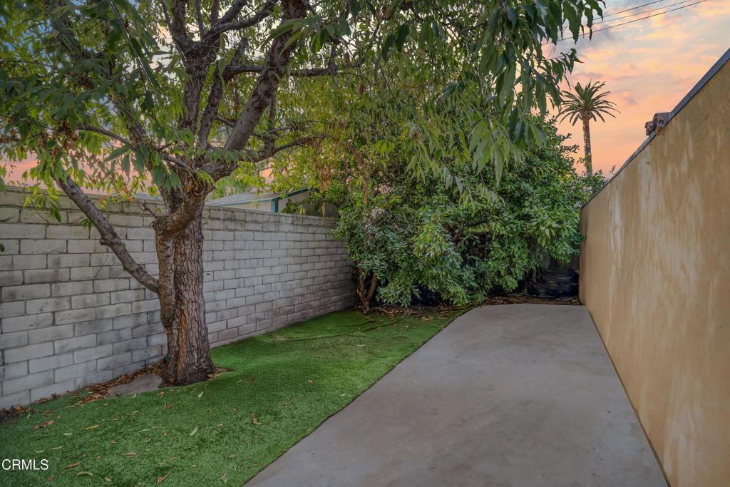 2701 S La Brea Avenue Property Photo 21