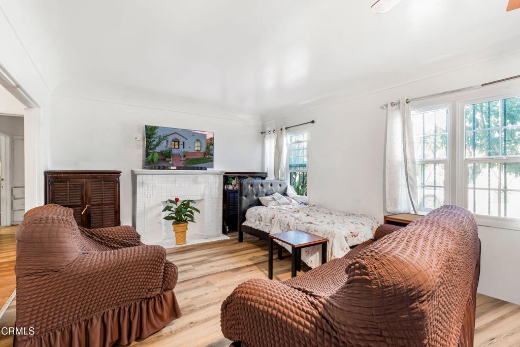 2701 S La Brea Avenue Property Photo 22