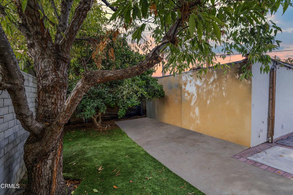 2701 S La Brea Avenue Property Photo 23