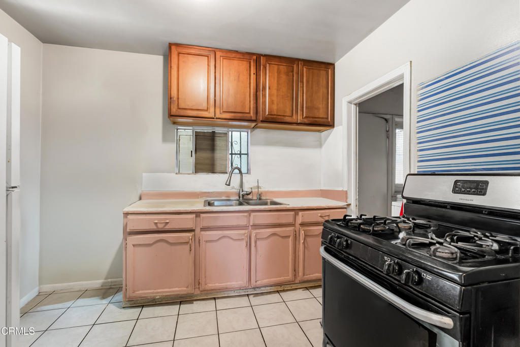 2701 S La Brea Avenue Property Photo 29