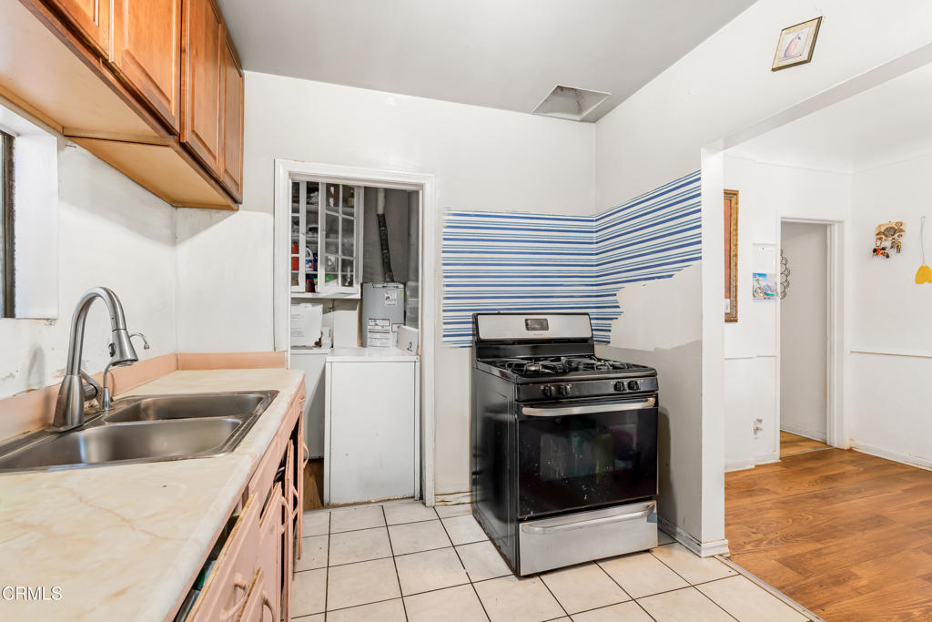 2701 S La Brea Avenue Property Photo 30