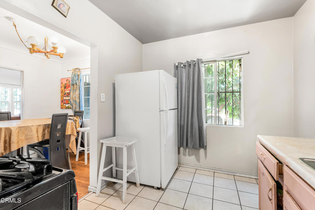 2701 S La Brea Avenue Property Photo 31