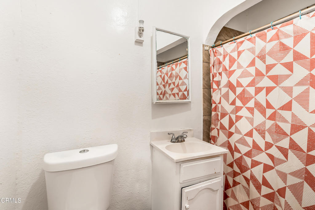 2701 S La Brea Avenue Property Photo 37