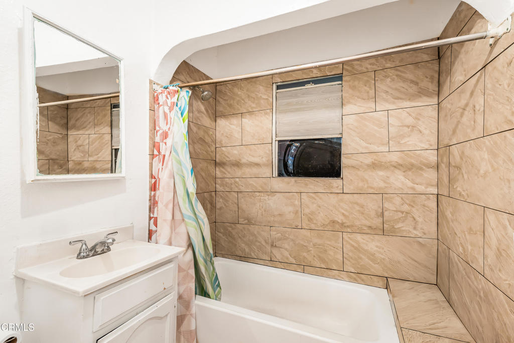 2701 S La Brea Avenue Property Photo 38