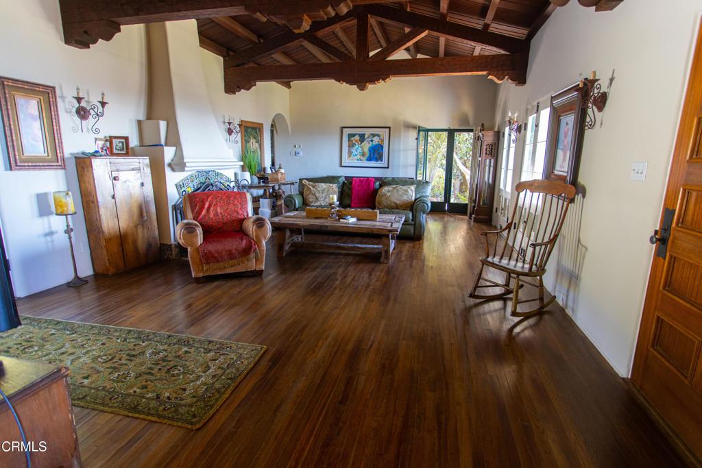 1859 Hillcrest Drive Property Photo 3