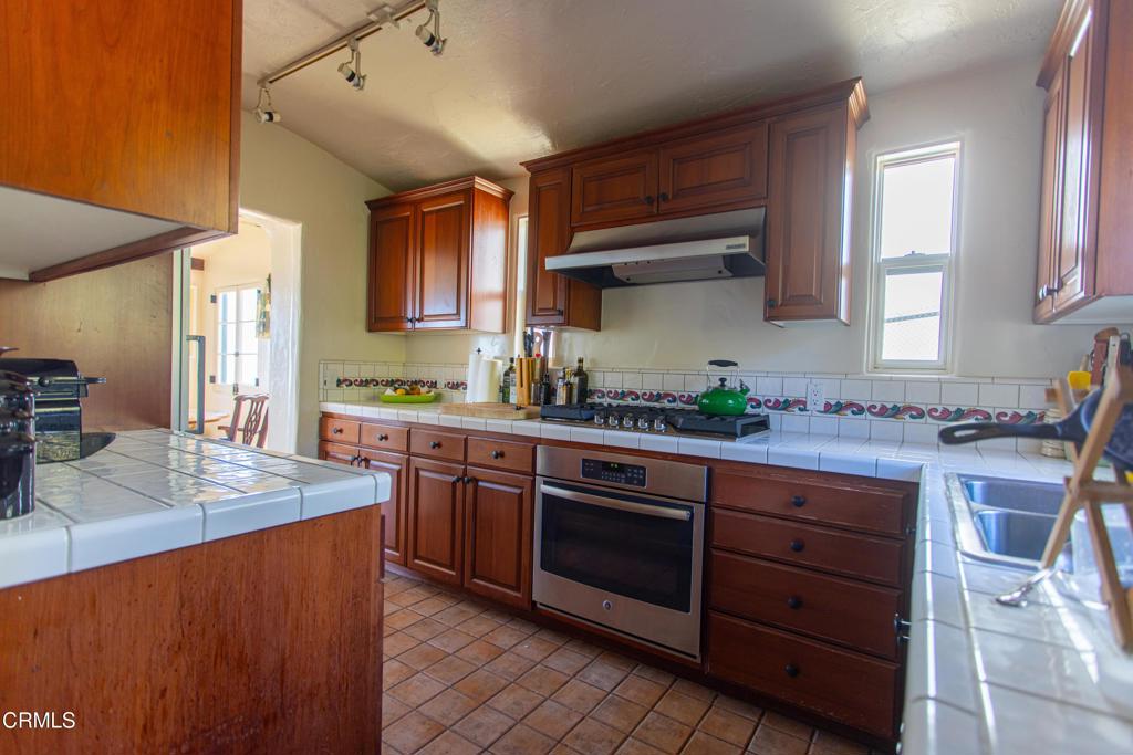 1859 Hillcrest Drive Property Photo 11