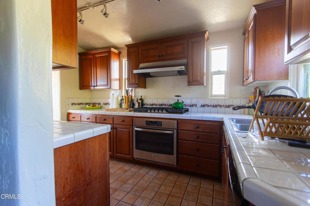 1859 Hillcrest Drive Property Photo 12