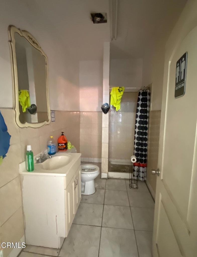 1507 S Oxnard Boulevard Property Photo 5